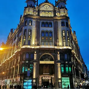 https://cheerful-studio-budapest-downtown.inbudapesthotels.com